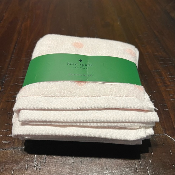 Kate Spade New York Pink and White Polka Dot Set of 4 Washcloths - Picture 2 of 4